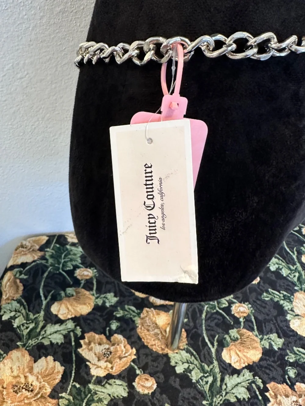 Juicy Couture silver chain butterfly clasp belt. NWT. M/L - Picture 3 of 5